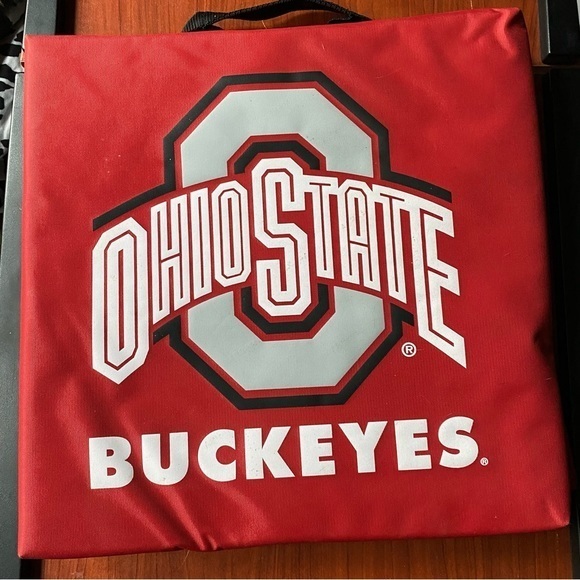 Ohio Buckeye Red Bench Seat Zip Pockets Handle For Caring - Picture 1 of 7